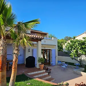 Casa vacanze Beau T2 Dans Résidence Au Pied Du Massif Des Costes, Pélissanne
