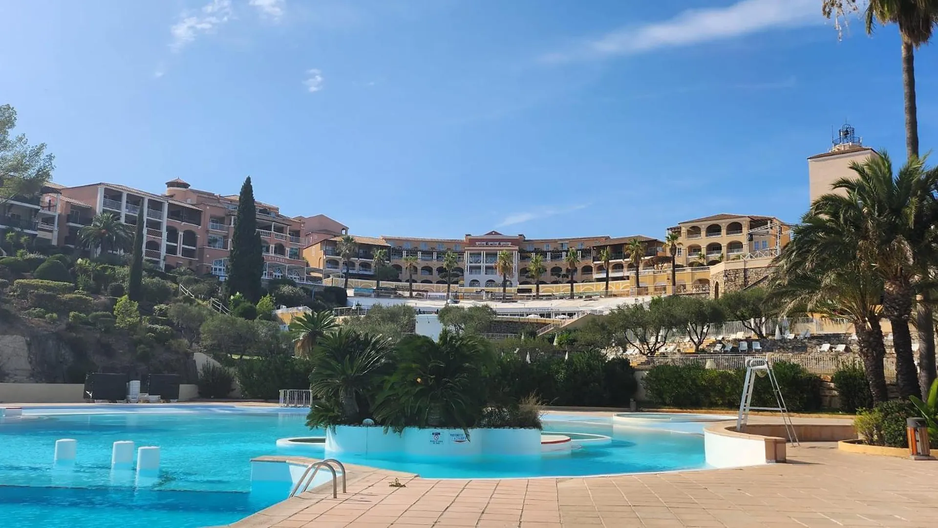 Saint-Raphael- Vue Mer Et Massif De L'Esterel France