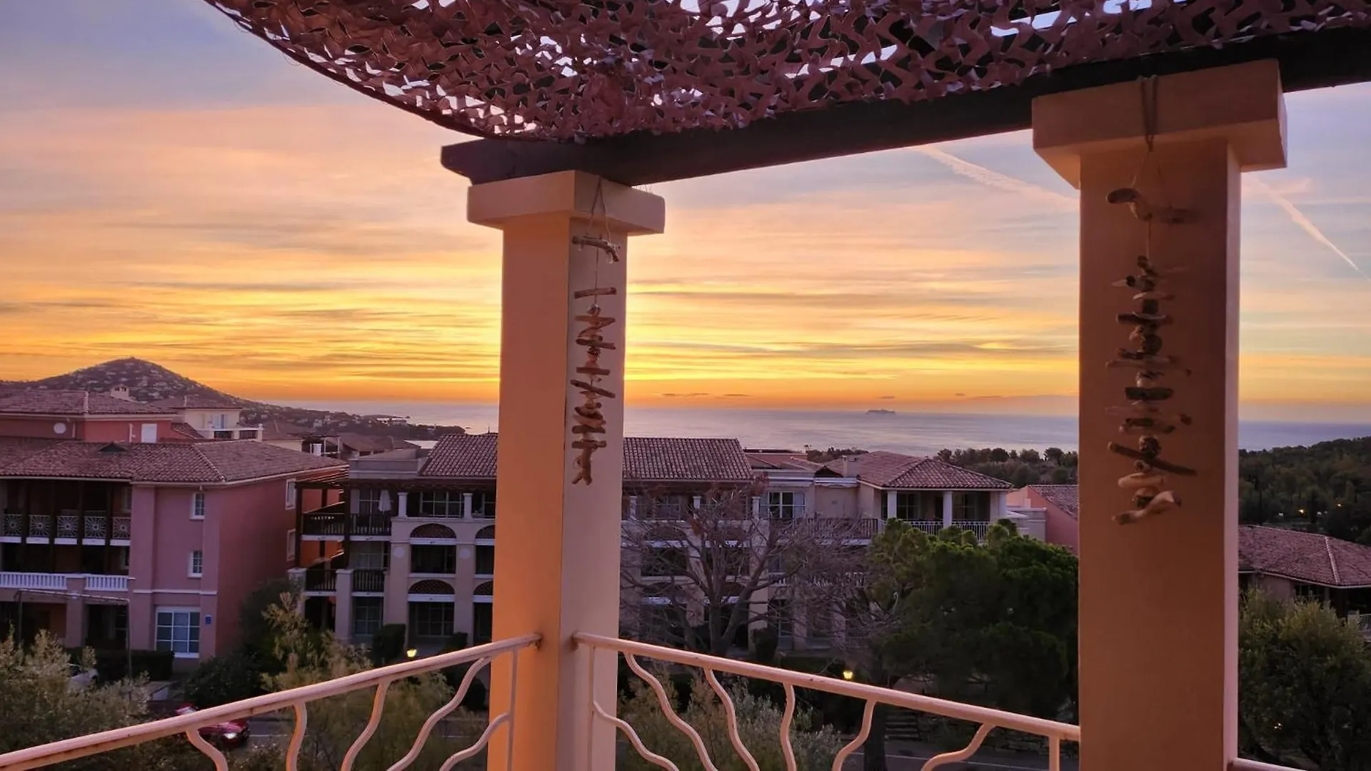 Saint-Raphael- Vue Mer Et Massif De L'Esterel 0*, Saint-Raphaël فرنسا